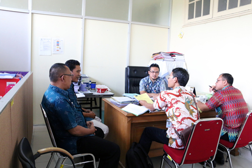 Study Banding Dari RSUD Dr. Moewardi Surakarta Tentang Sistem Informasi Manajemen Pegawai